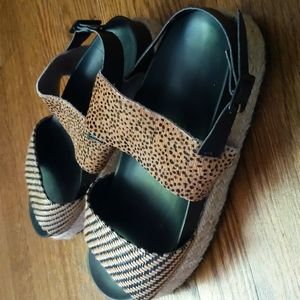 Jute platform, animal print sandals